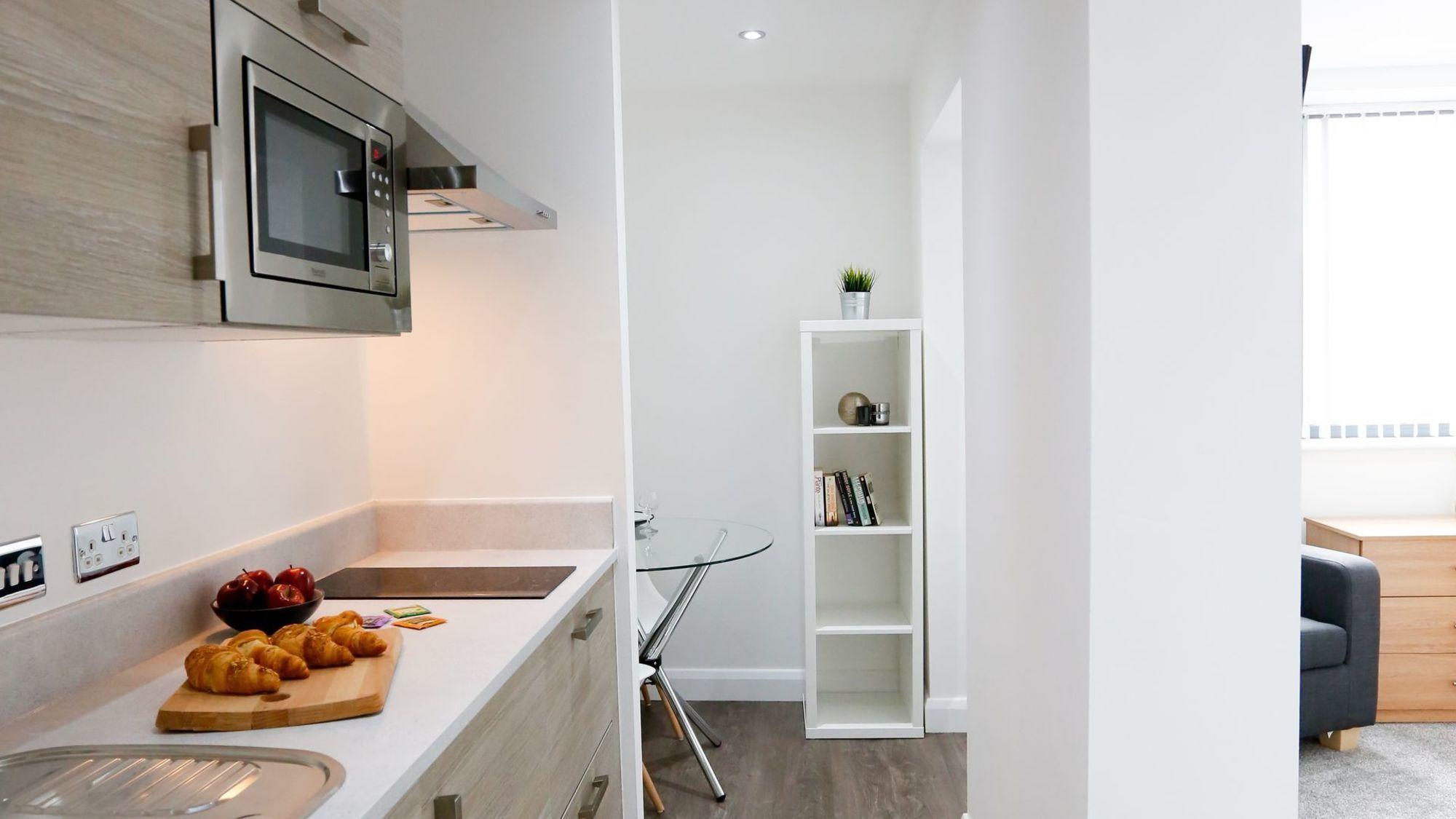 Amazing In Apartment *